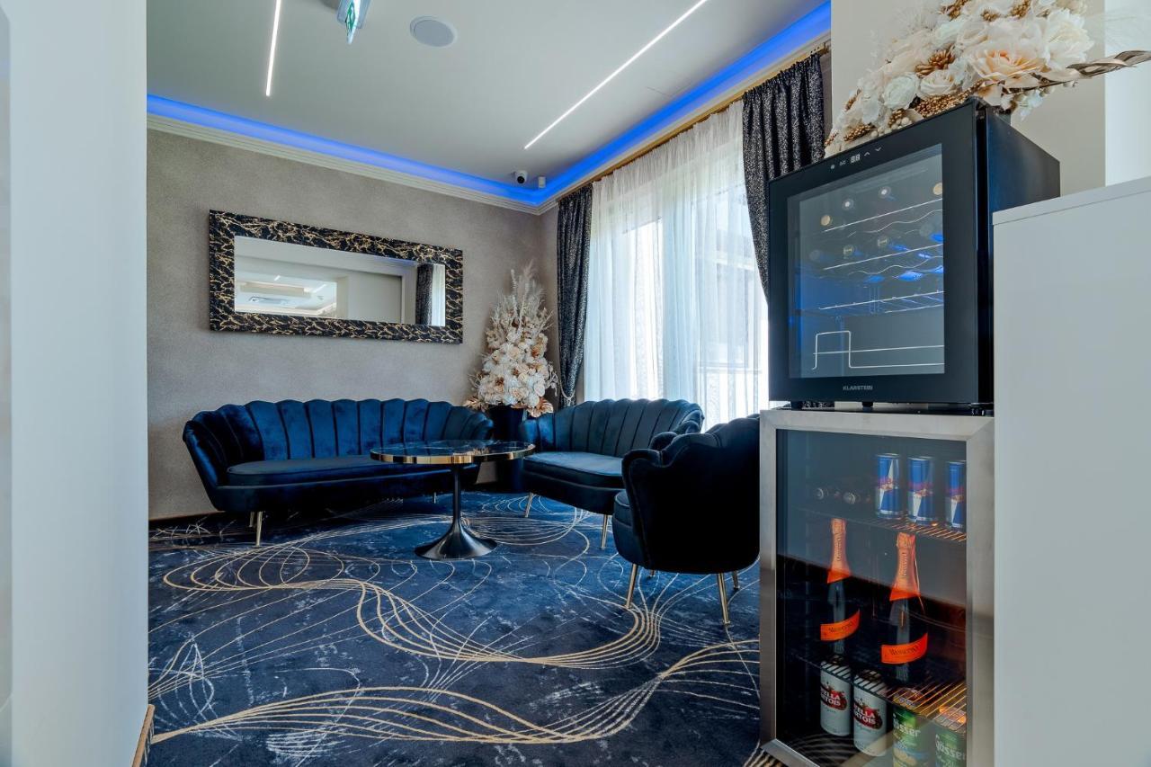Diamond Panzio Acomodação com café da manhã Hajdúszoboszló Exterior foto