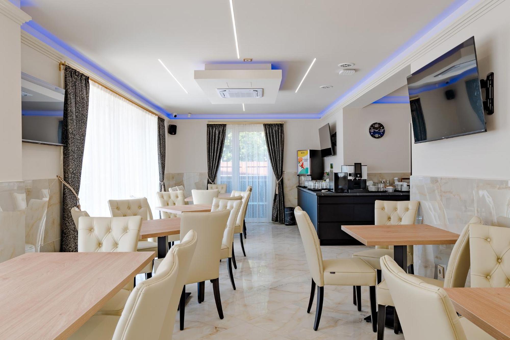 Diamond Panzio Acomodação com café da manhã Hajdúszoboszló Exterior foto