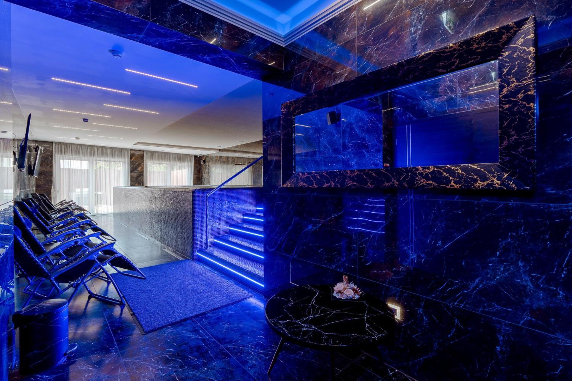 Diamond Panzio Acomodação com café da manhã Hajdúszoboszló Exterior foto